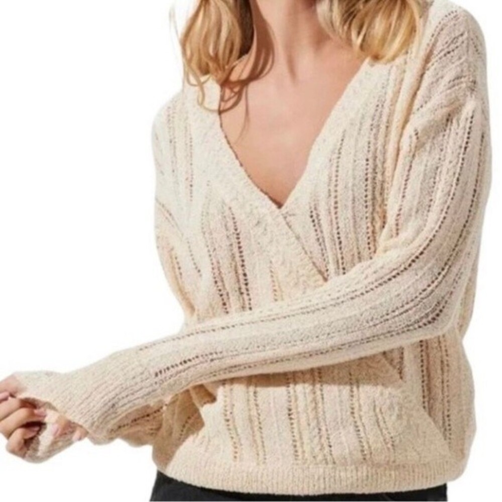 NWT ASTR Front Pointelle Sweater Cream V-Neck Size Small